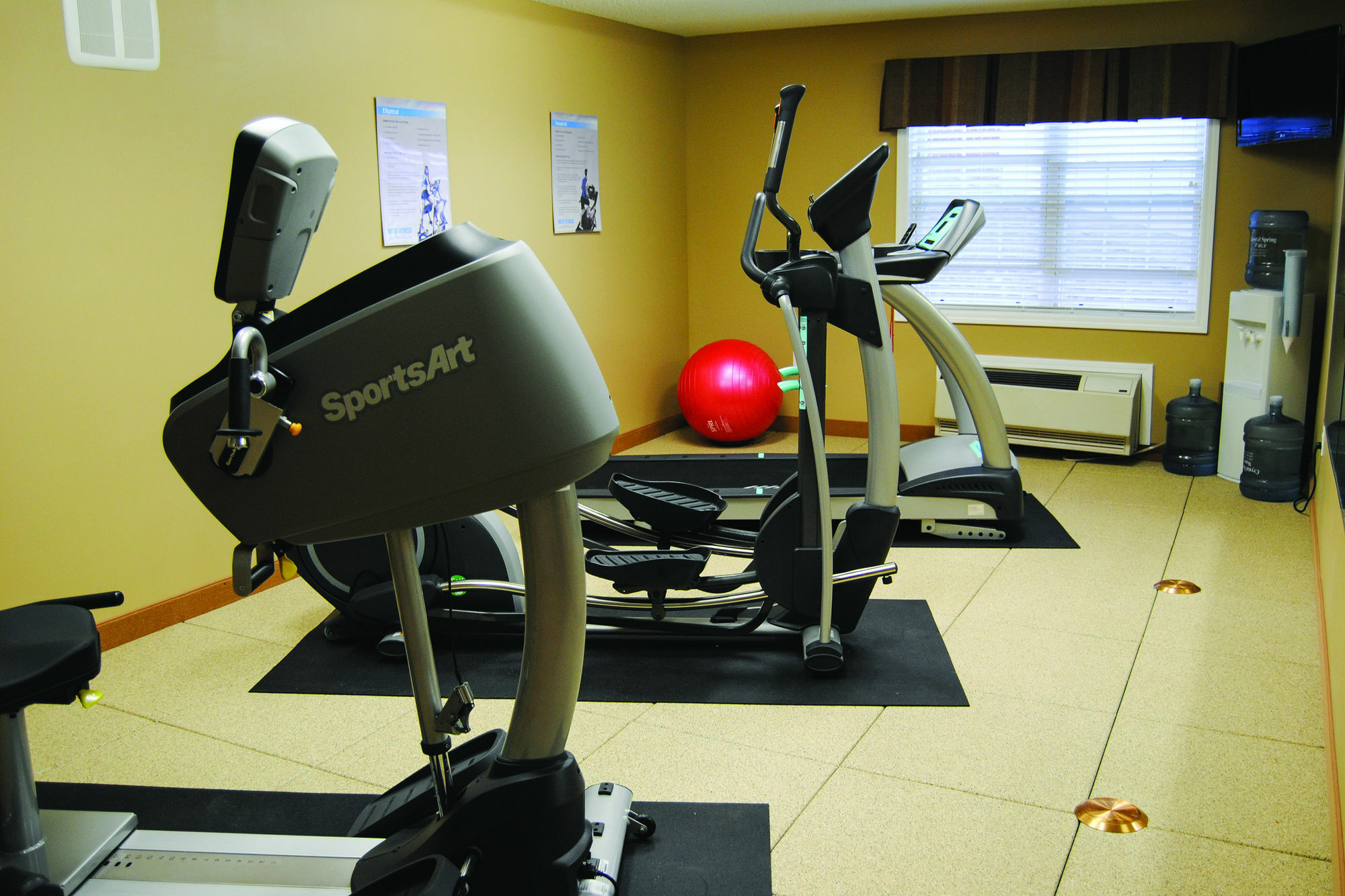 Microtel Inn & Suites By Wyndham Mineral Wells/Parkersburg Bagian luar foto