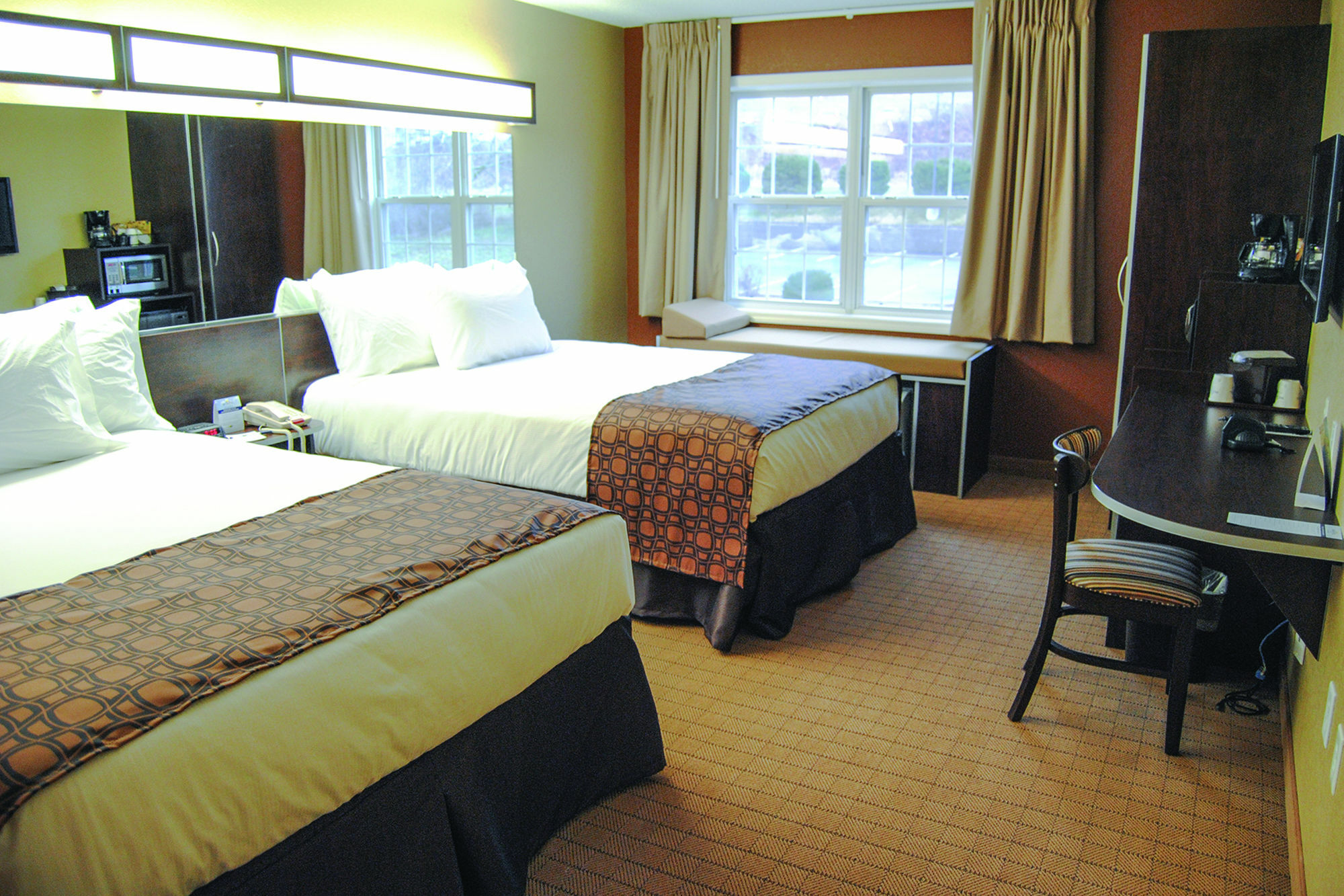 Microtel Inn & Suites By Wyndham Mineral Wells/Parkersburg Bagian luar foto