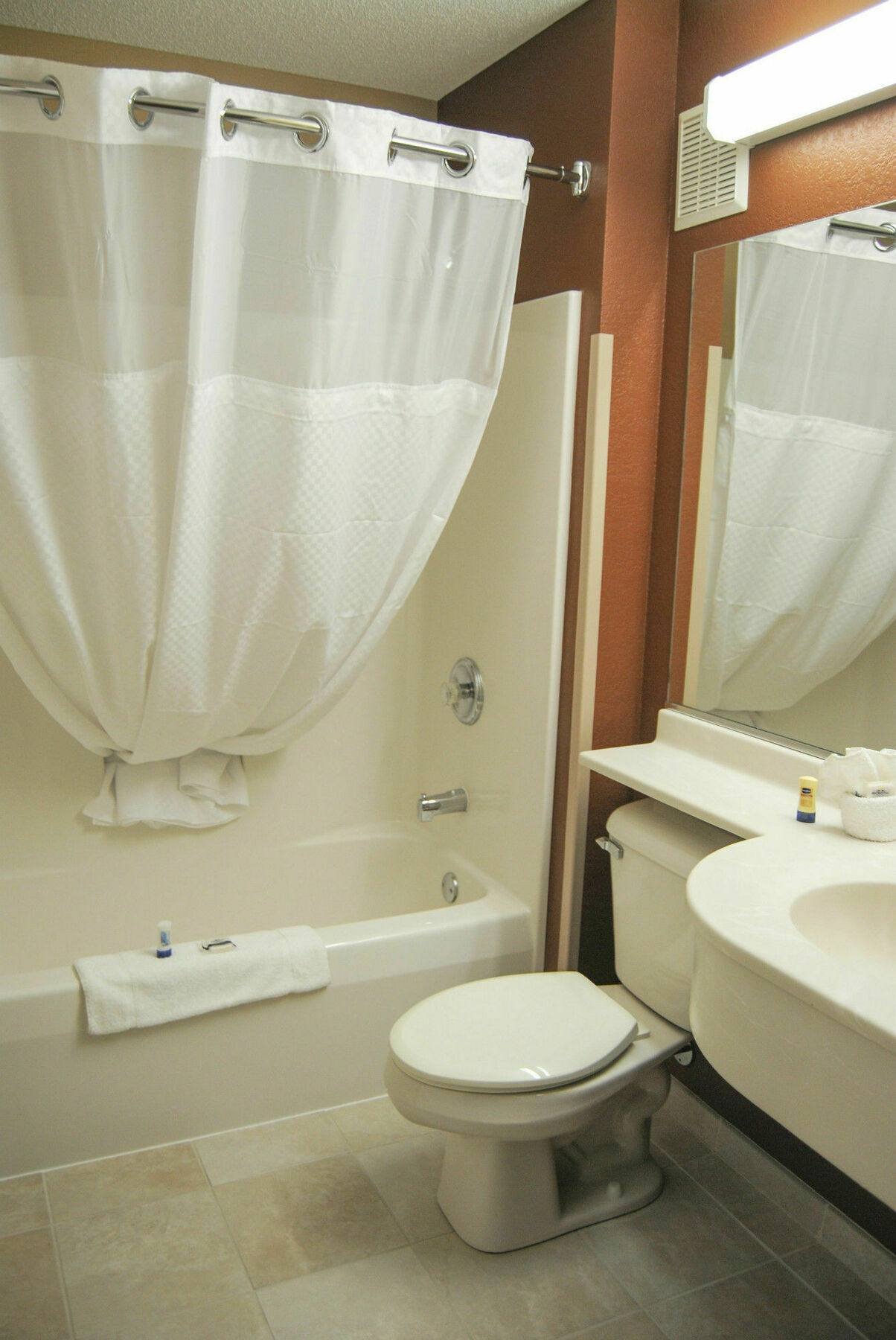 Microtel Inn & Suites By Wyndham Mineral Wells/Parkersburg Bagian luar foto